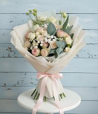 Букет цветов из:  Розы и Лизиантусы в Циолковском