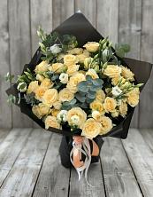 Букет цветов из:  Розы и Лизиантусы в Циолковском