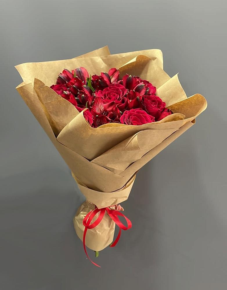 Букет цветов из: Альстромерии и Розы в Циолковском