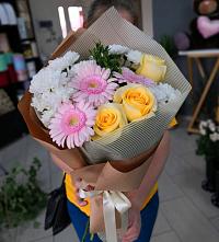 Букет цветов из:  Герберы, Розы и Хризантемы в Циолковском