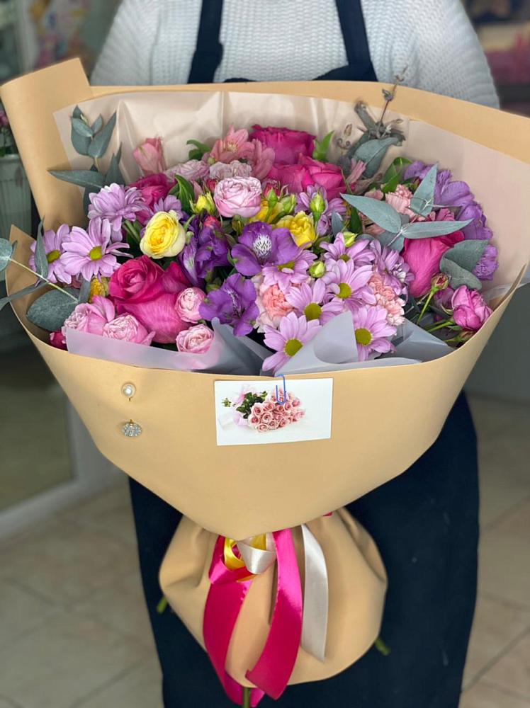 Букет цветов из: Хризантемы, Гвоздики и Альстромерии в Циолковском