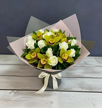 Букет цветов из:  Орхидеи и Розы в Циолковском