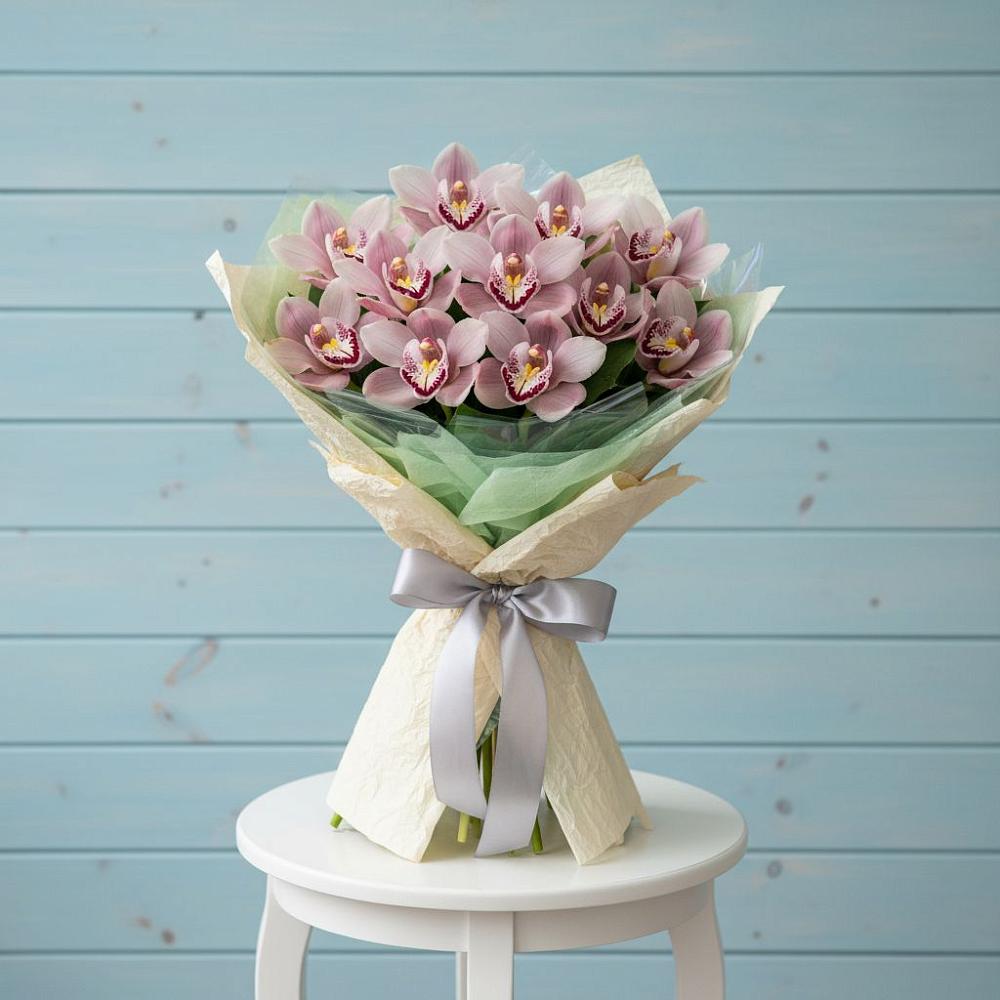 Букет цветов из: Орхидеи и Розы в Циолковском