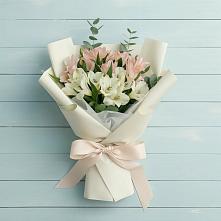 Букет цветов из:  Альстромерии в Циолковском