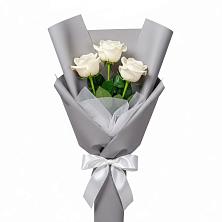 Букет 3 белые розы в Циолковском