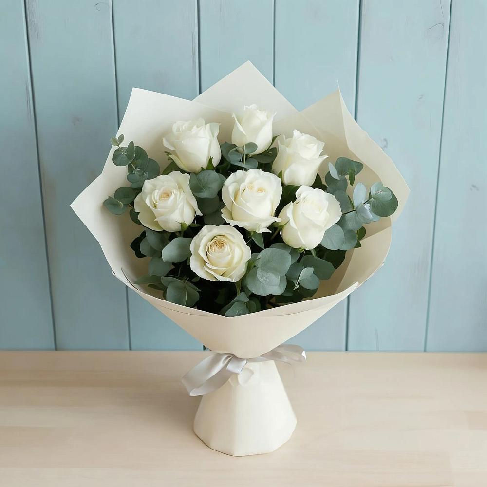 Букет Белые розы в Эвкалипте в Циолковском
