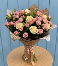 Букет цветов из:  Розы в Циолковском