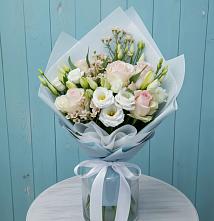 Букет цветов из:  Розы и Лизиантусы в Циолковском