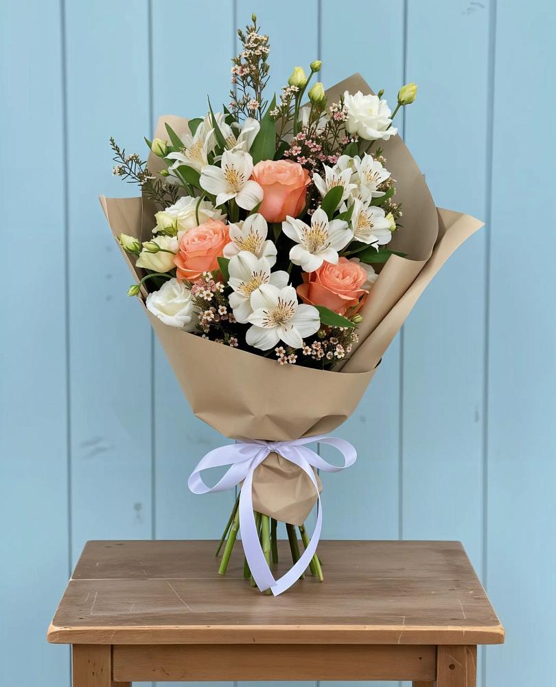 Букет цветов из: Альстромерии, Лизиантусы, Розы и Хризантемы в Циолковском