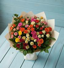 Букет Микс из разноцветных кустовых роз в Циолковском