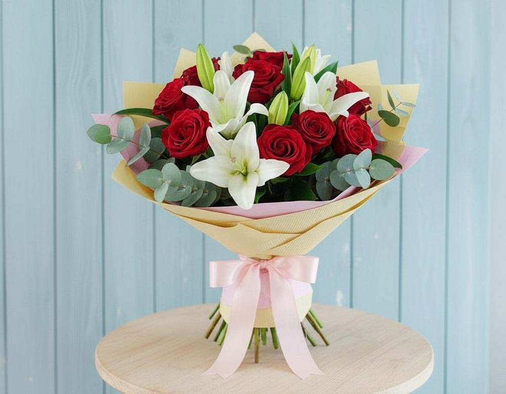 Букет цветов из: Лилии и Розы в Циолковском